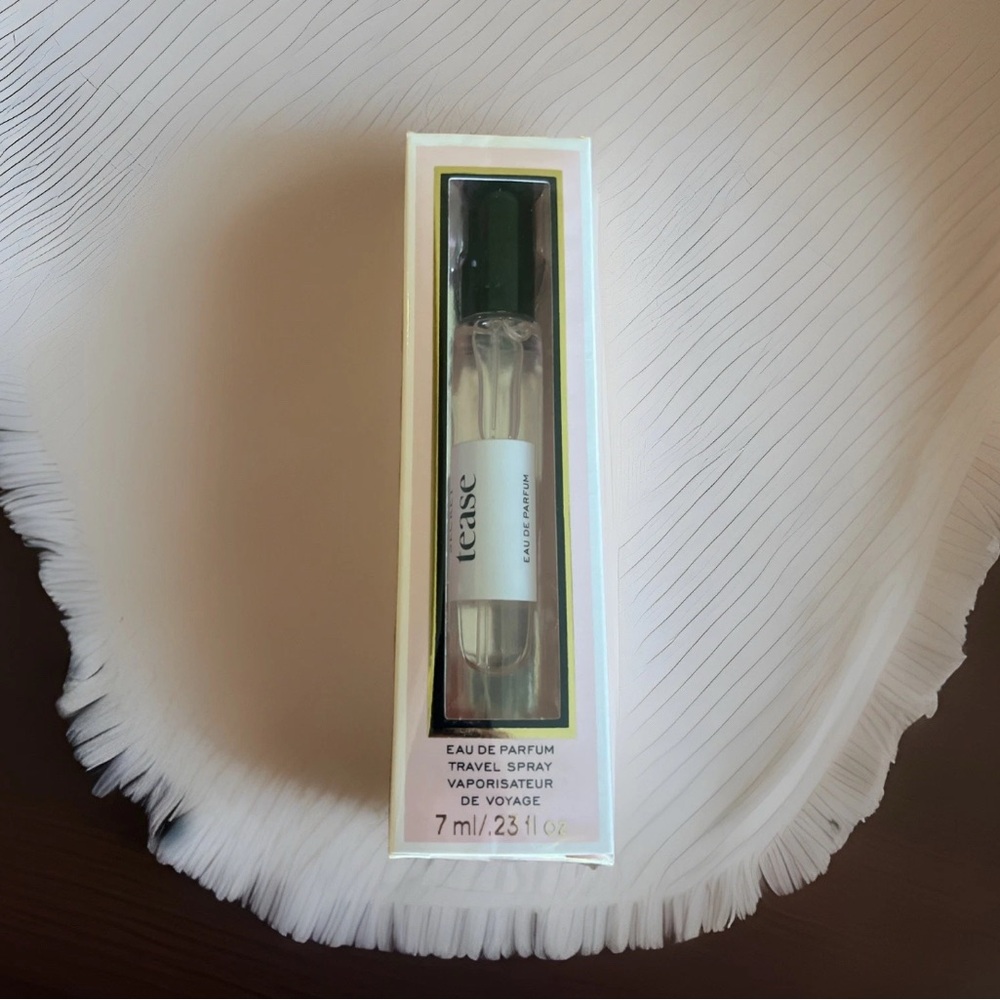 Victoria Secret NEW/Sealed ~ Tease Eau de Parfum Travel Spray